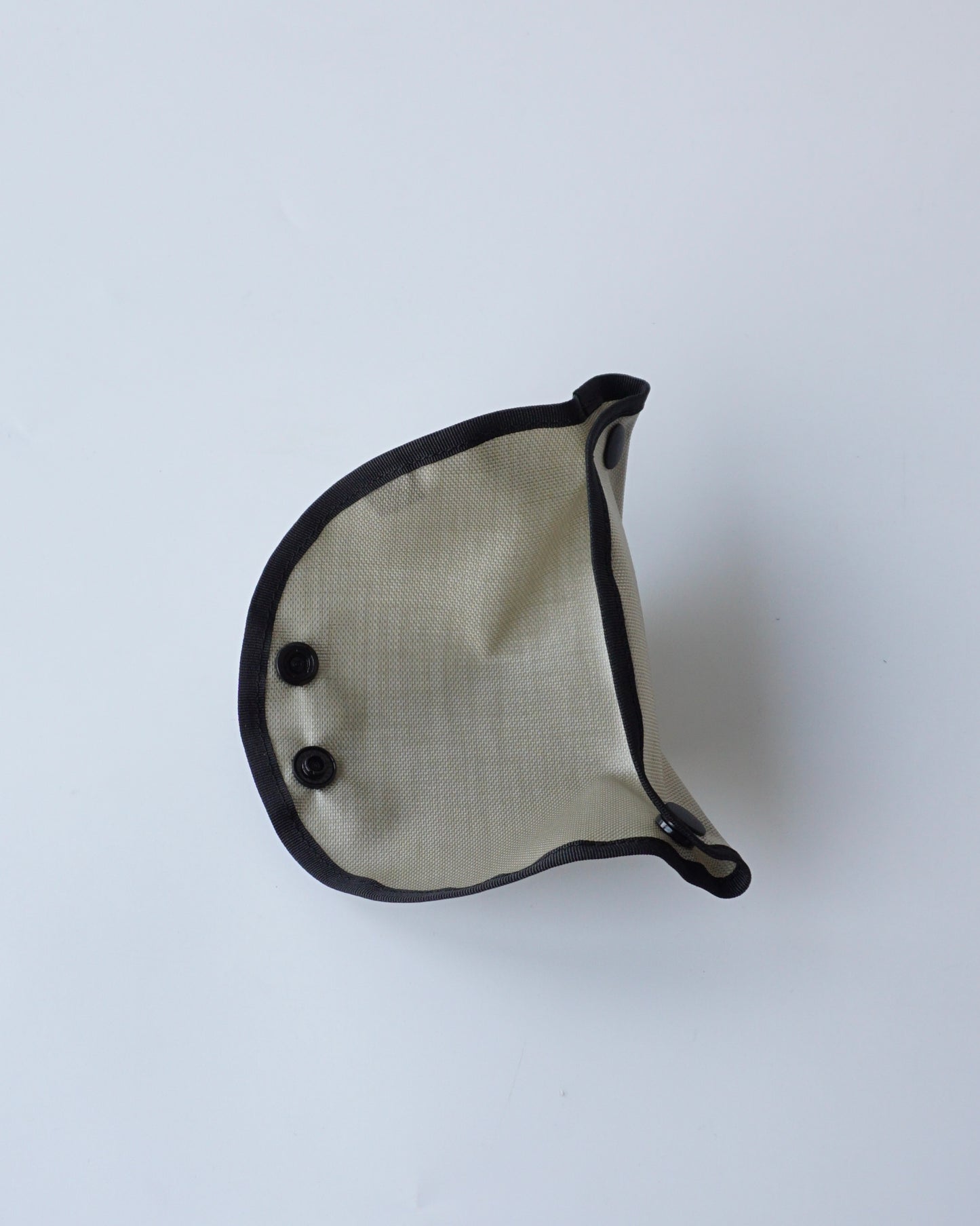 〈Leftovers Product〉 triangle tray