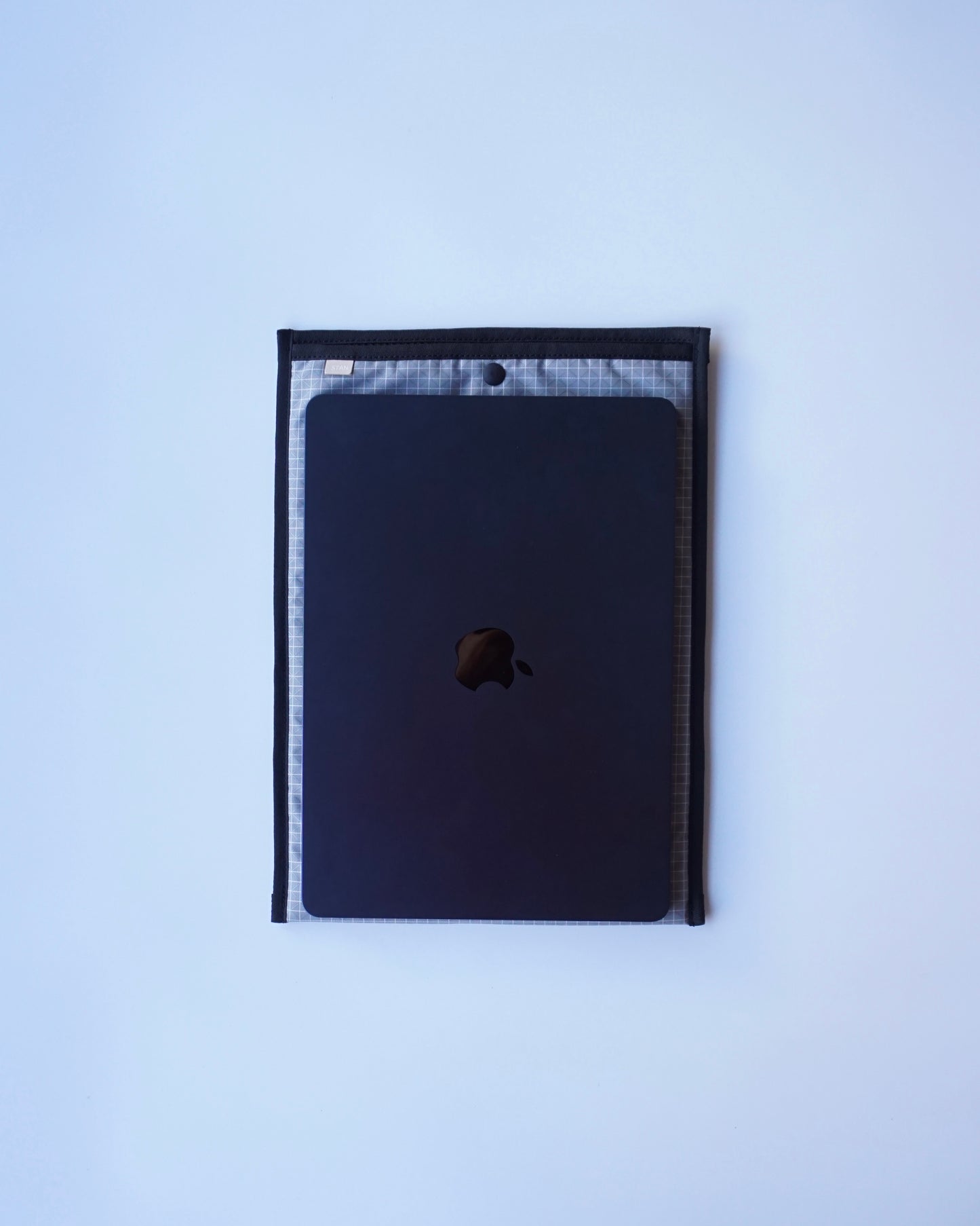 STAN Product Laptop case- Grid -