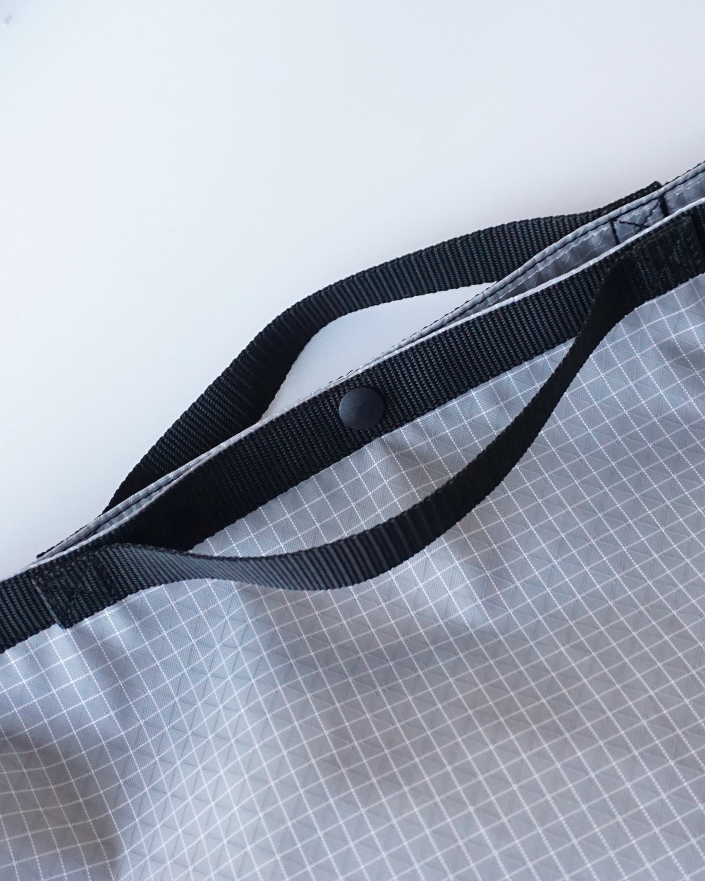 STAN Product Grid shoulder bag