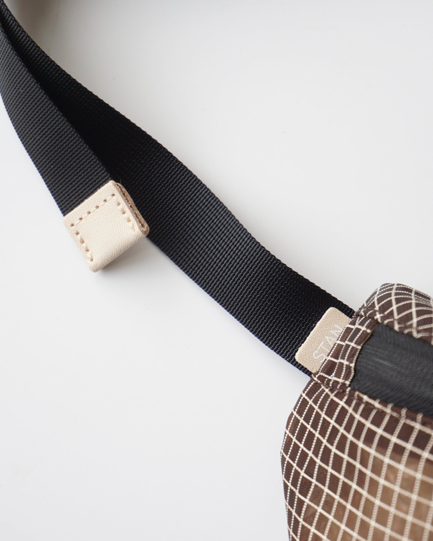 STAN Product Mesh waist bag