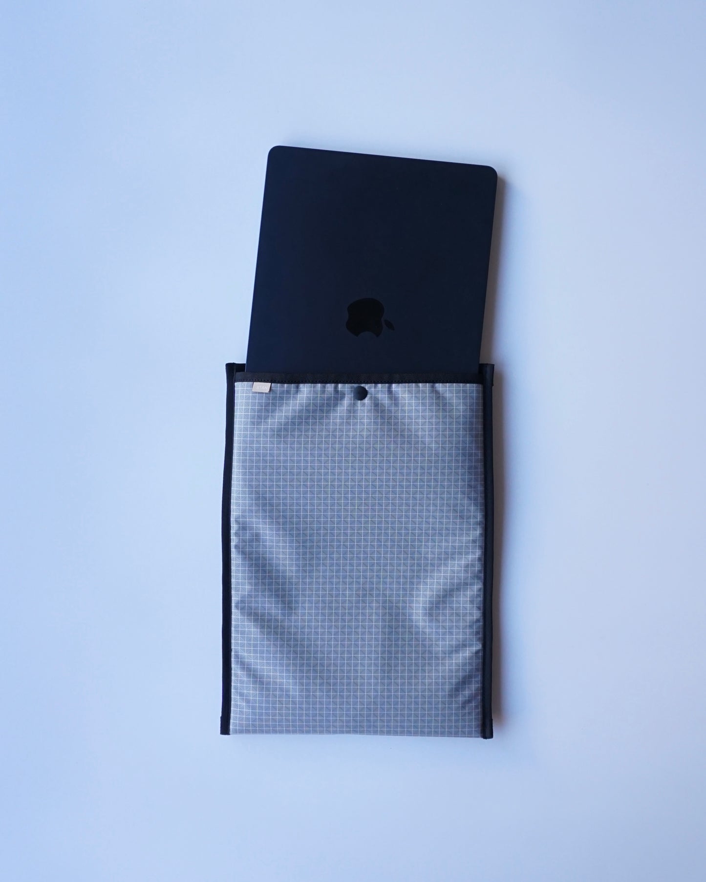 STAN Product Laptop case- Grid -