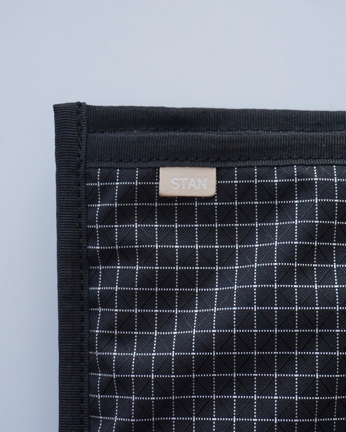 STAN Product Laptop case- Grid -