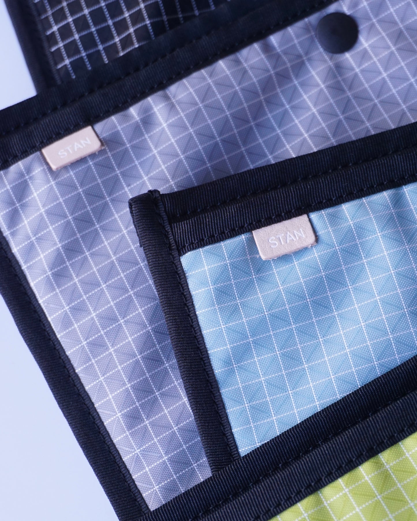 STAN Product Laptop case- Grid -