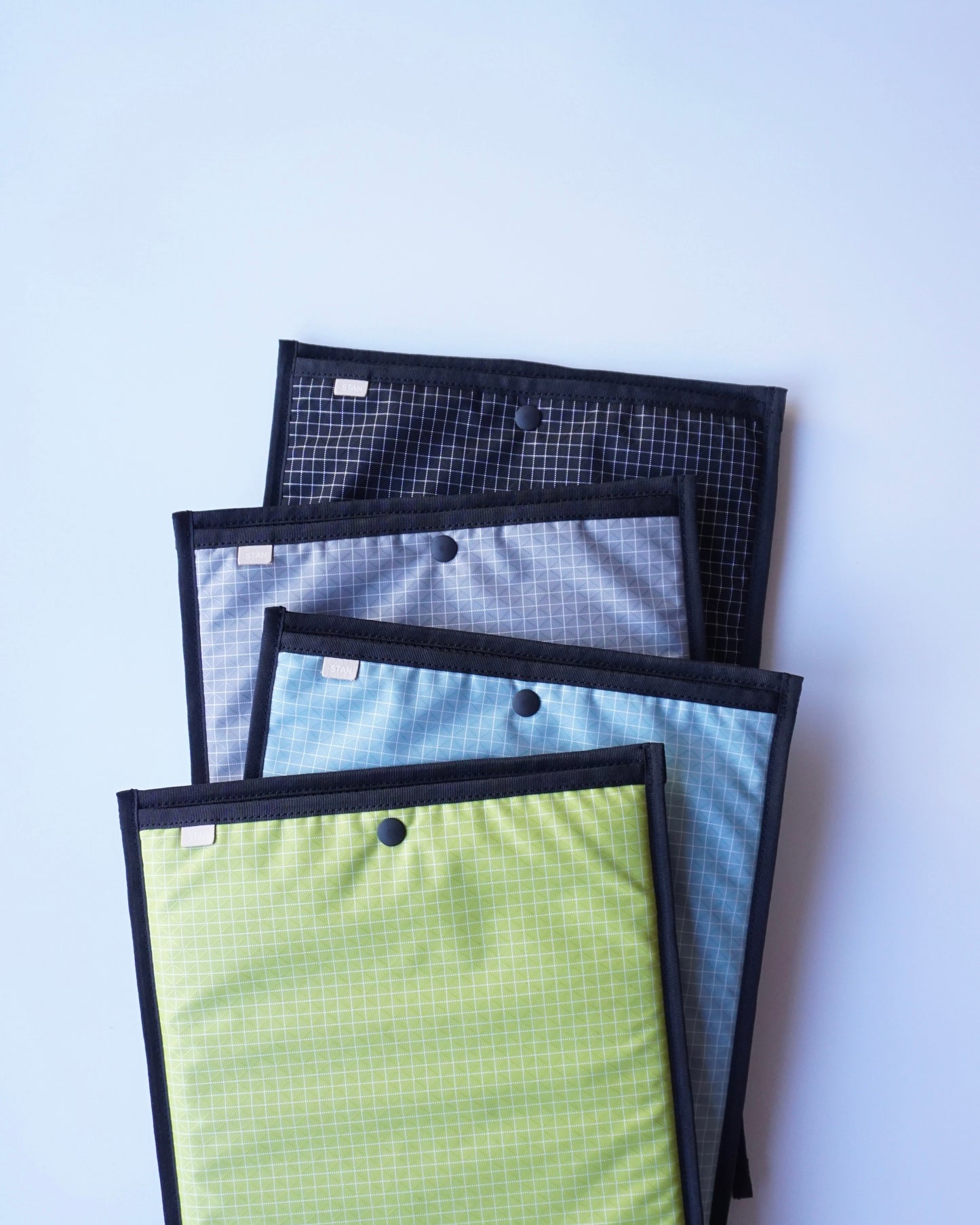 STAN Product Laptop case- Grid -
