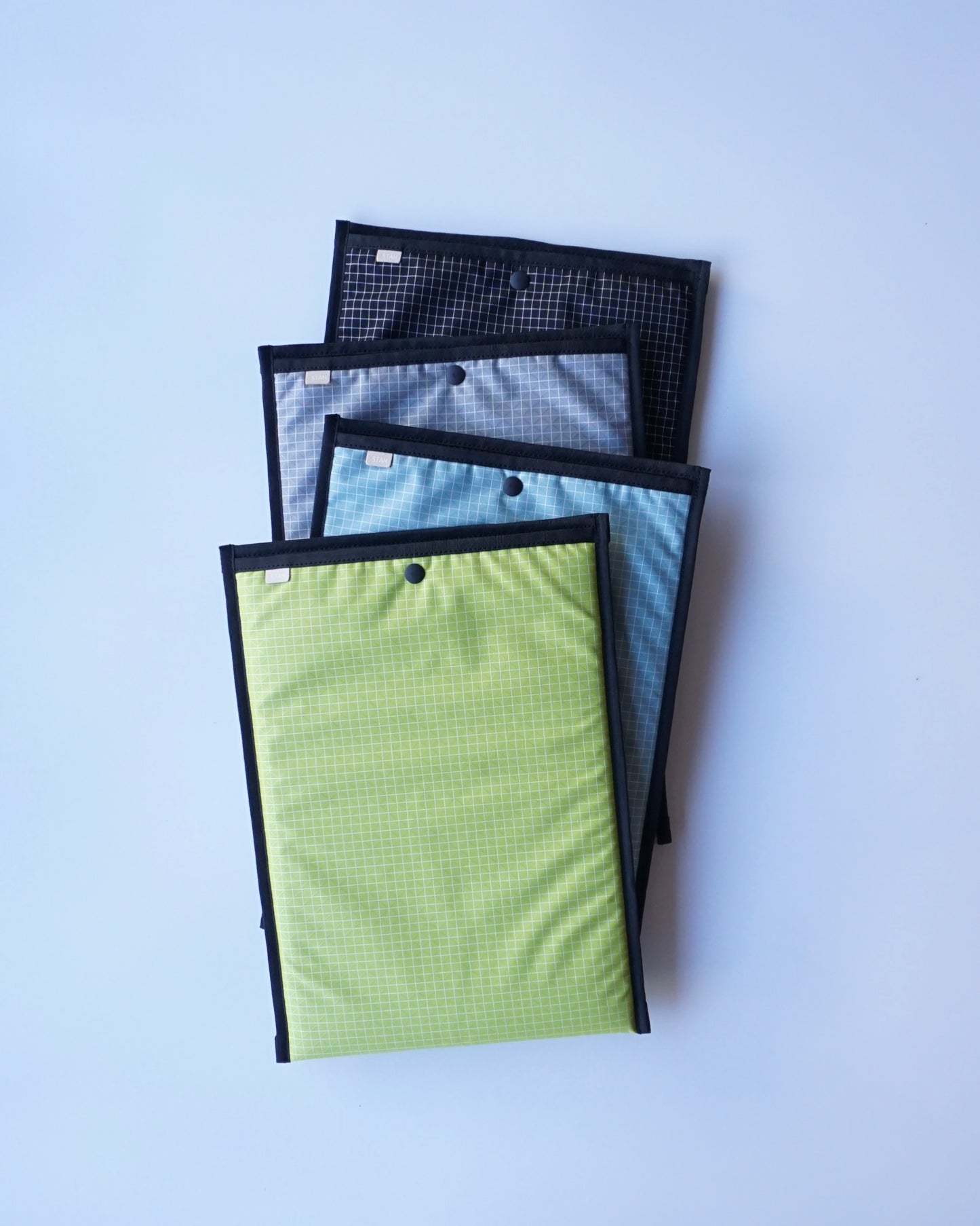 STAN Product Laptop case- Grid -